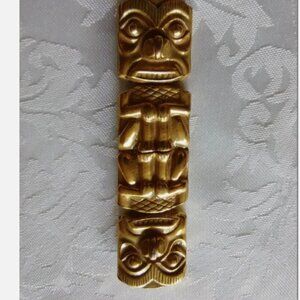 Castlecliff pin / brooch